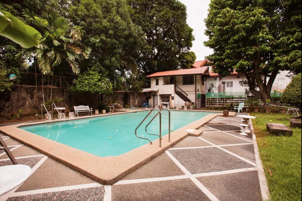 Casa Heradurra Uno/Dos Manila Exterior foto
